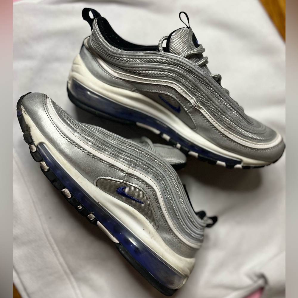 Air max 97 silver with a hint of blueish purple